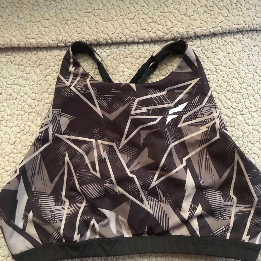 Flag Nor Fail Black and Gray Geometric Sports Bra